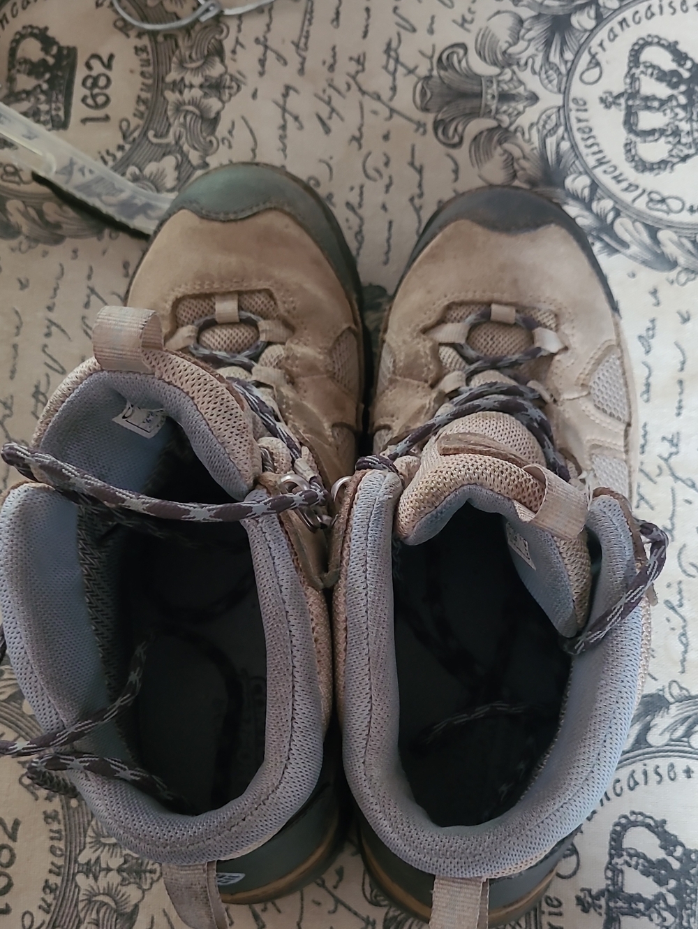 Columbia Womens Himing Boots, 8.5